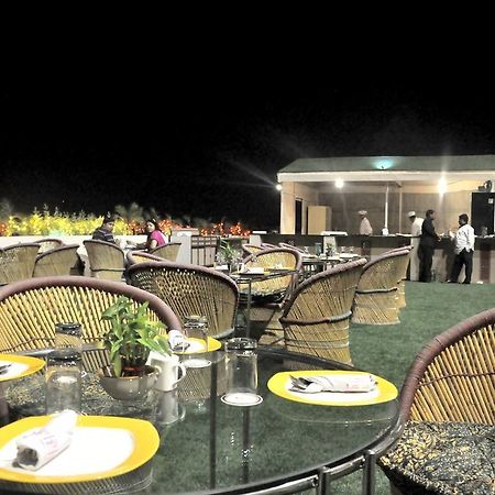Hotel Jaipur Palace エクステリア 写真