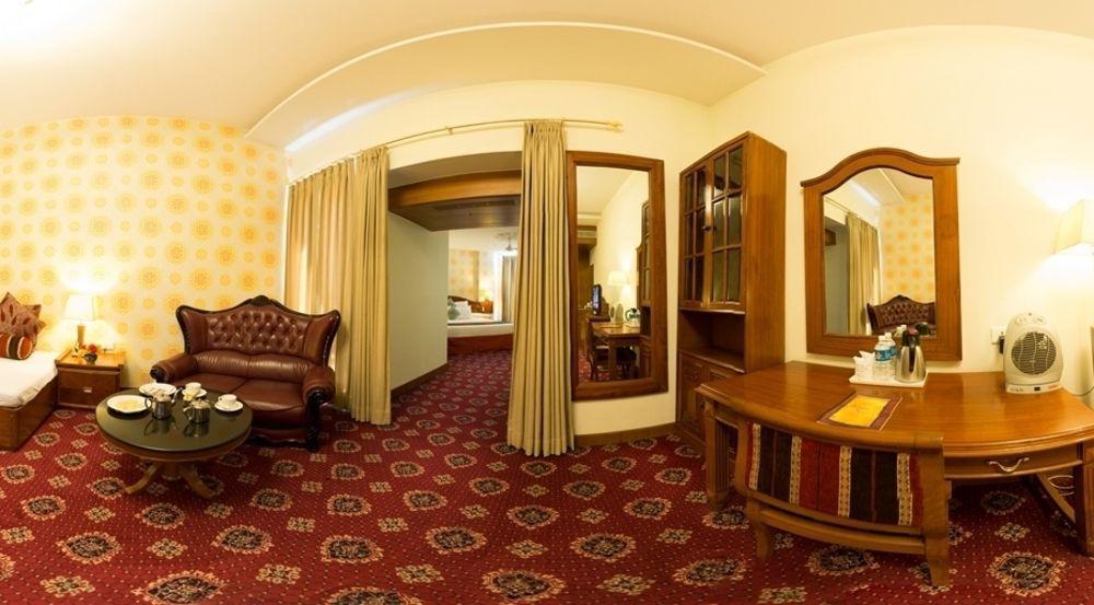 Hotel Jaipur Palace エクステリア 写真